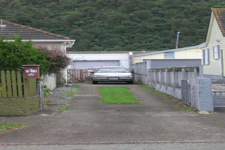 Photo of property in 2/21 Lockwood Crescent, Taita, Lower Hutt, 5011
