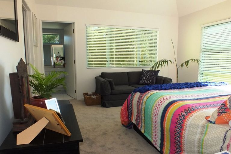 Photo of property in 355 Gulf Harbour Drive, Gulf Harbour, Whangaparaoa, 0930