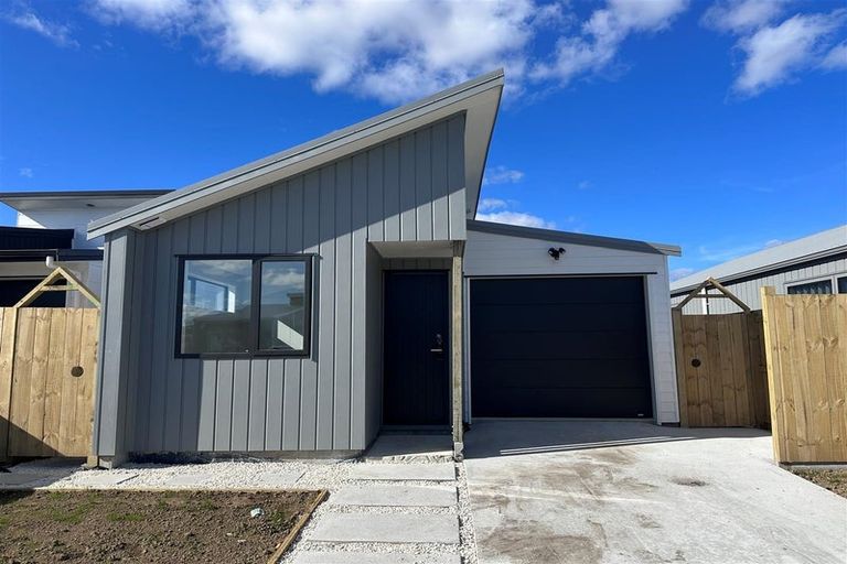 Photo of property in 12 Clayden Shuttleworth Street, Papakura, 2110