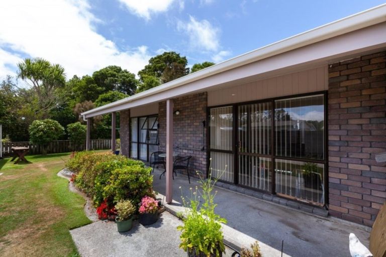 Photo of property in 38 Kowhai Street, Inglewood, 4330