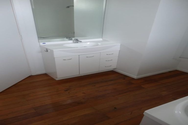 Photo of property in 43 Castletown Place, New Brighton, Christchurch, 8083