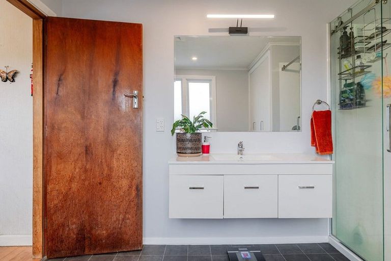 Photo of property in 12 Carthew Street, Feilding, 4702