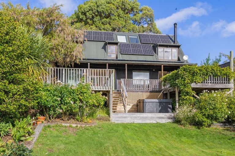 Photo of property in 2 Ranui Crescent, Diamond Harbour, Lyttelton, 8971