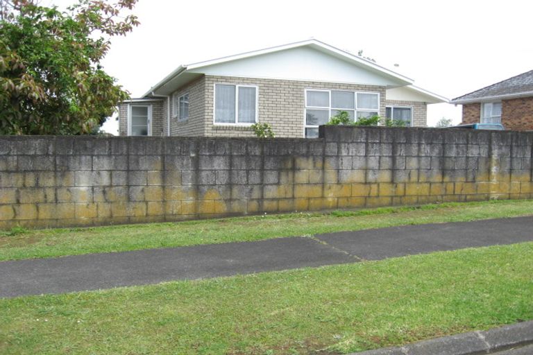 Photo of property in 24 Paine Place, Mangere, Auckland, 2022