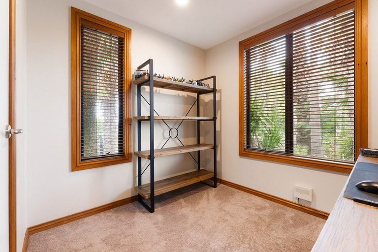 Photo of property in 2 La Cumbre Close, Bethlehem, Tauranga, 3110