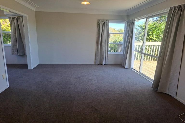 Photo of property in 100 Barrys Road, Glendene, Auckland, 0602