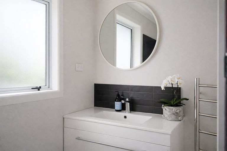 Photo of property in 9 Shanly Street, Waipawa, 4210