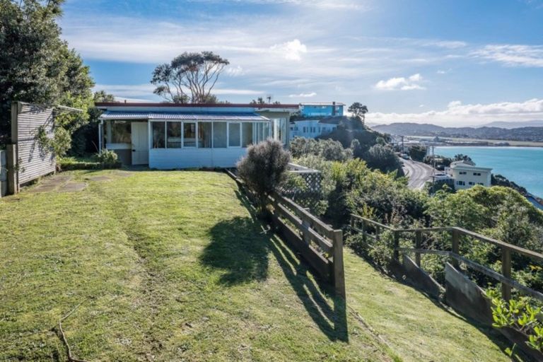 Photo of property in 103 View Road, Houghton Bay, Wellington, 6023