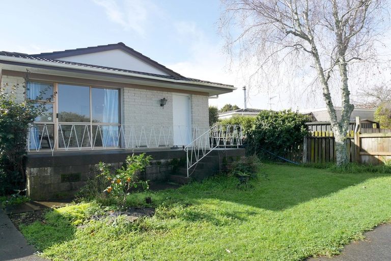 Photo of property in 2/28 Priestley Drive, Bucklands Beach, Auckland, 2014