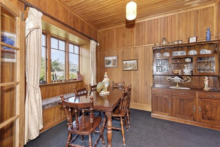 Photo of property in 69 Forest Lake Road, Forest Lake, Hamilton, 3200