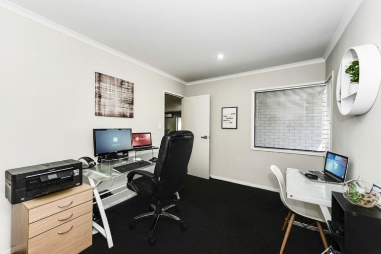 Photo of property in 23 Piwakawaka Court, Rototuna North, Hamilton, 3210