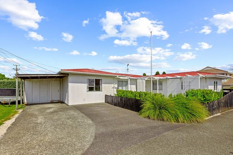 Photo of property in 1/212 Centreway Road, Orewa, 0931