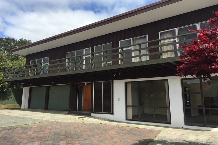 Photo of property in 17a Grande Vue Road, Hillpark, Auckland, 2102