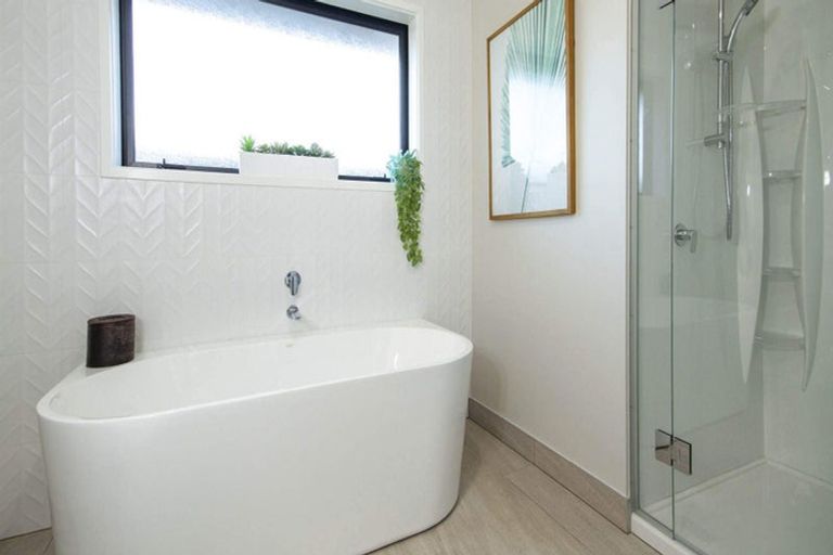 Photo of property in 4 Urumaraki Avenue, Helensville, 0800