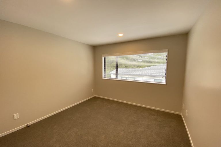 Photo of property in 8 Tagish Way, Orewa, 0931