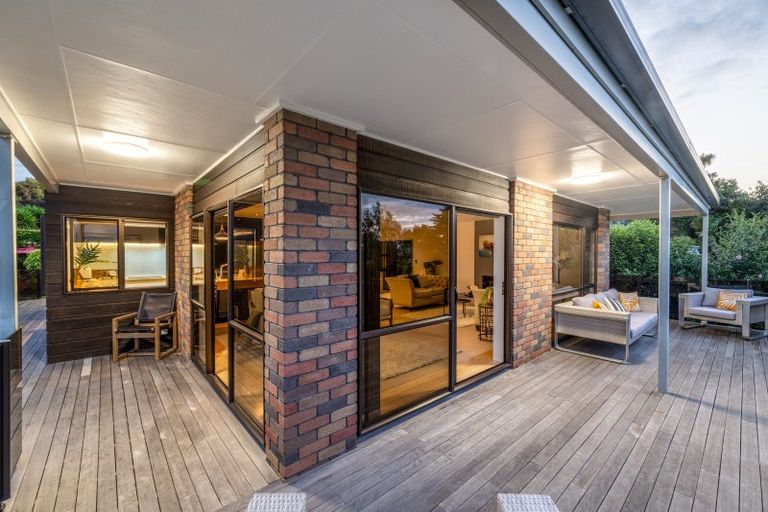 Photo of property in 3 Trident Place, Shelly Park, Auckland, 2014