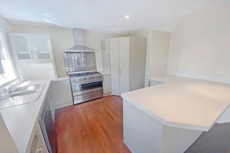 Photo of property in 84 Bowhill Road, New Brighton, Christchurch, 8083