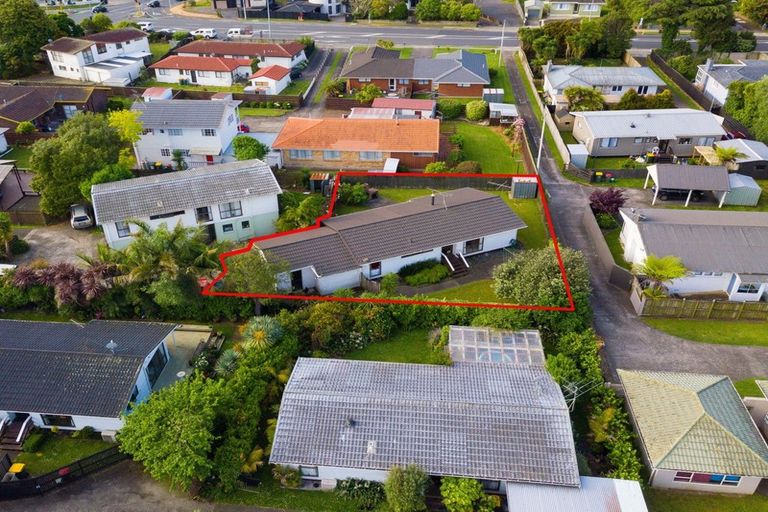 Photo of property in 2/8 Chichester Drive, Rosehill, Papakura, 2113