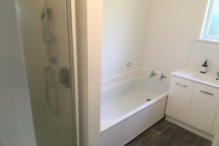 Photo of property in 147 Eskdale Road, Birkdale, Auckland, 0626