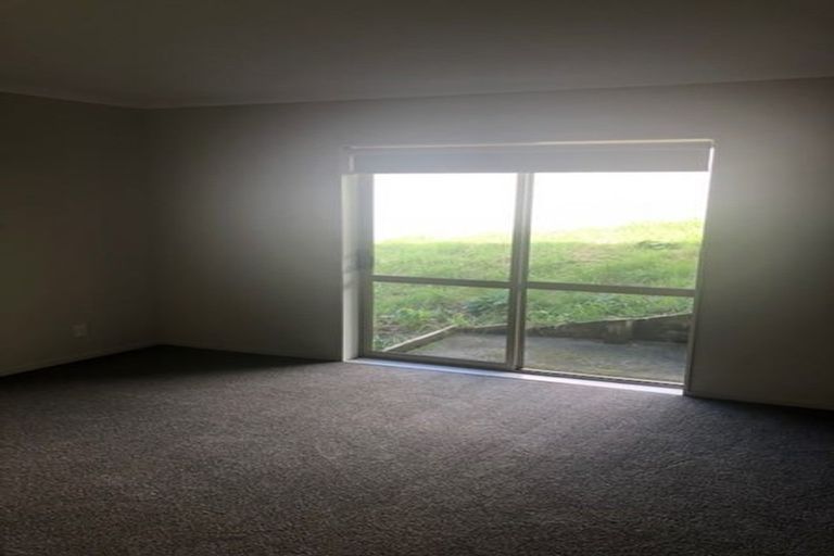 Photo of property in 16 Exotic Place, Massey, Auckland, 0614