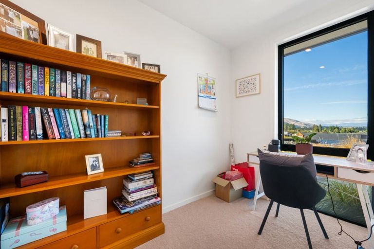 Photo of property in 11 Sarges Way, Lake Hawea, Wanaka, 9382