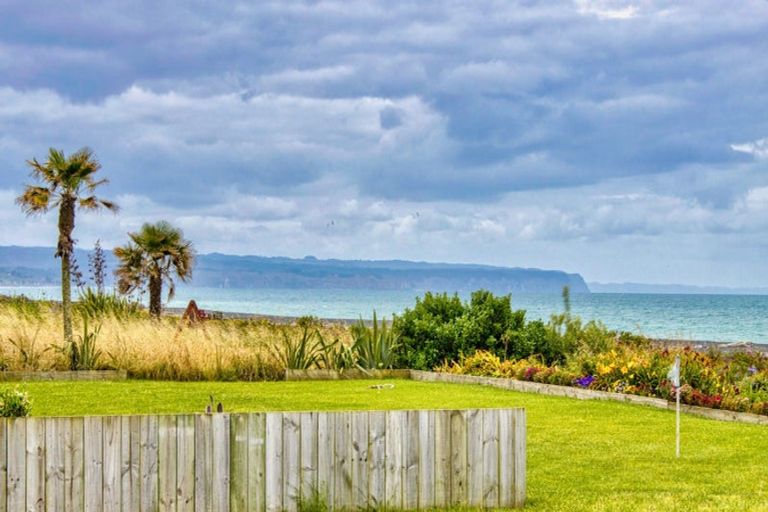 Photo of property in 1/382 Main Road North, Bay View, Napier, 4104