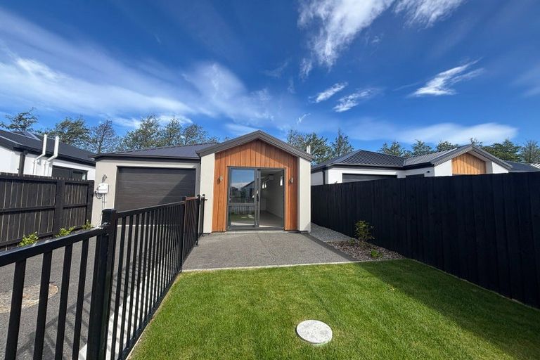 Photo of property in 8 Eastman Drive, Halswell, Christchurch, 8025