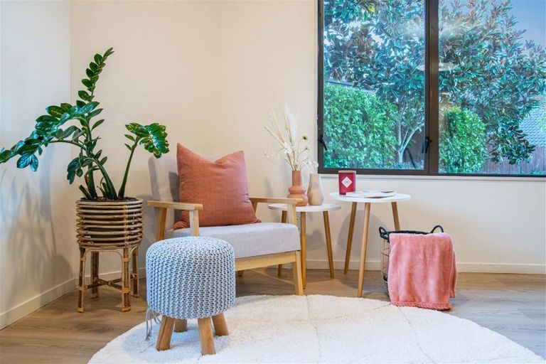 Photo of property in 3 Stow Place, Henderson, Auckland, 0612