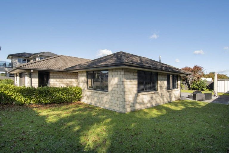 Photo of property in 36 Inverness Drive, Pyes Pa, Tauranga, 3112