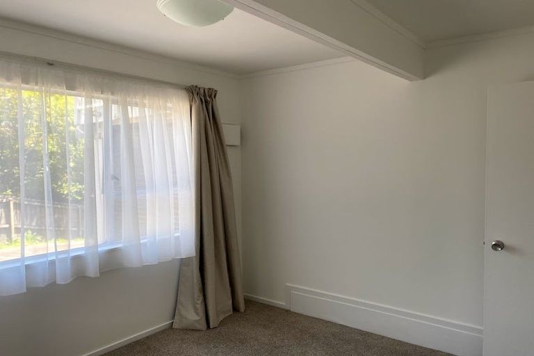 Photo of property in 12 Bryers Place, Bayview, Auckland, 0629