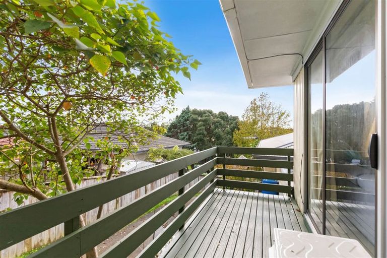 Photo of property in 2/98 Velma Road, Hillcrest, Auckland, 0627