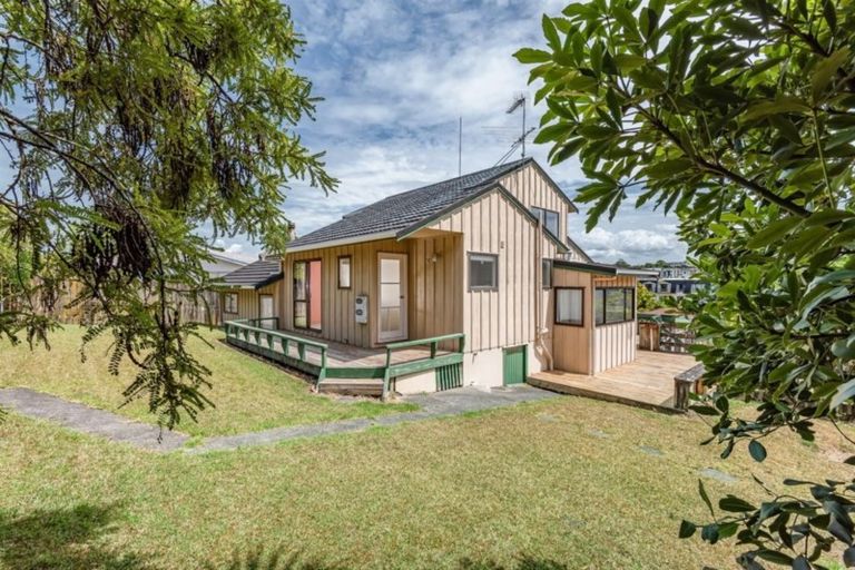 Photo of property in 5 Baltimore Place, Forrest Hill, Auckland, 0620