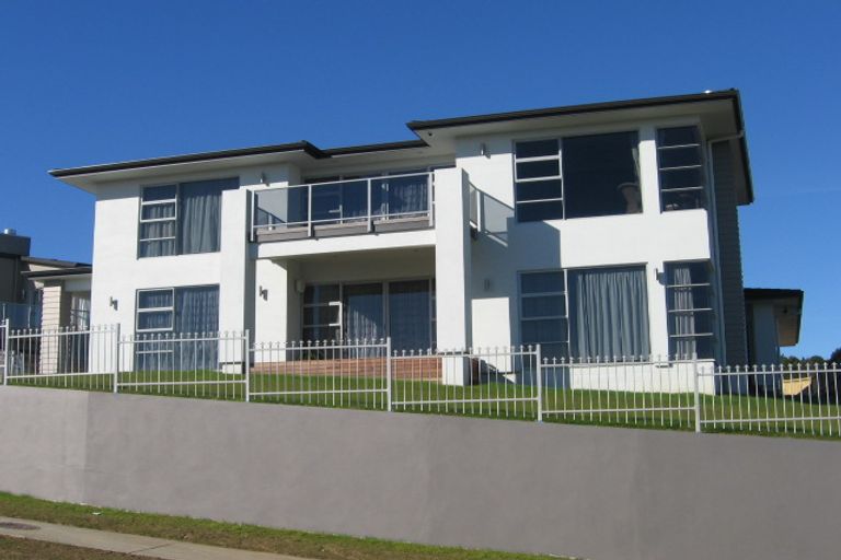 Photo of property in 7 Armstrong Farm Drive, East Tamaki Heights, Auckland, 2016
