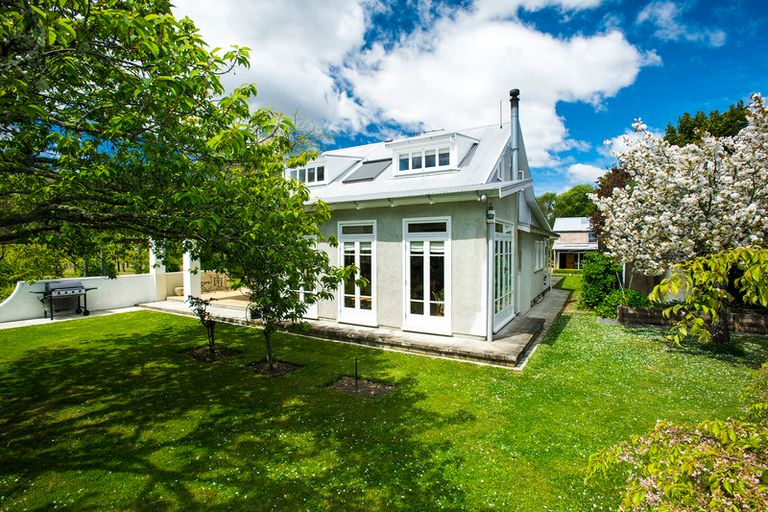 Photo of property in 22 Hill Road, Ormond, Gisborne, 4071