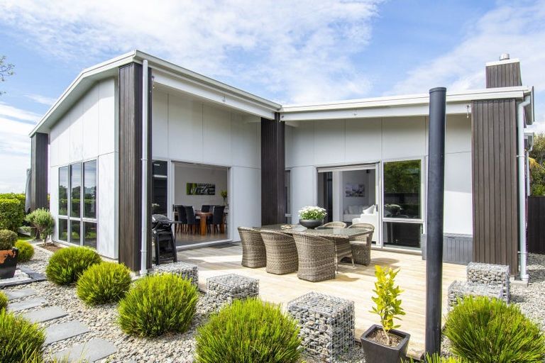 Photo of property in 11 Oriental Parade, Papamoa Beach, Papamoa, 3118