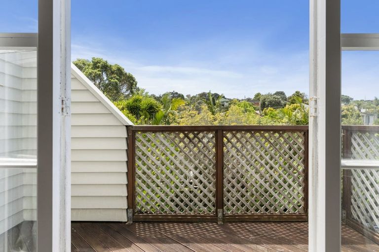 Photo of property in 1/47 Lyons Avenue, Murrays Bay, Auckland, 0630