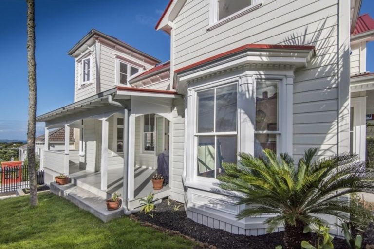 Photo of property in 8 St Aubyn Street, Devonport, Auckland, 0624