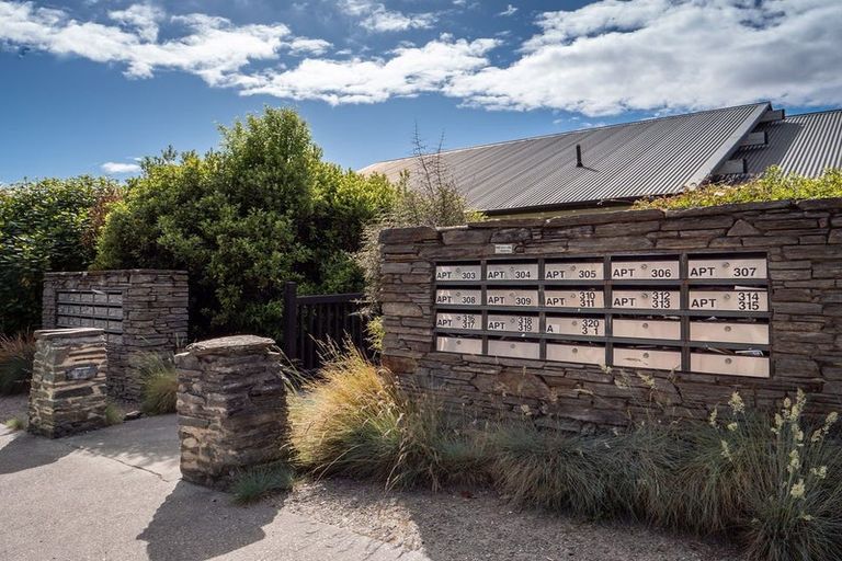 Photo of property in 308/139 Fernhill Road, Fernhill, Queenstown, 9300