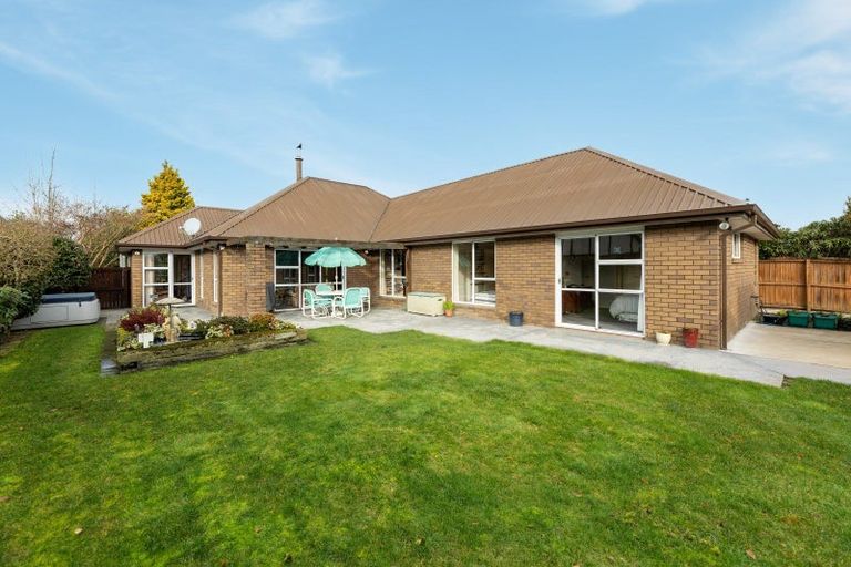 Photo of property in 10 Natalie Place, Harewood, Christchurch, 8051