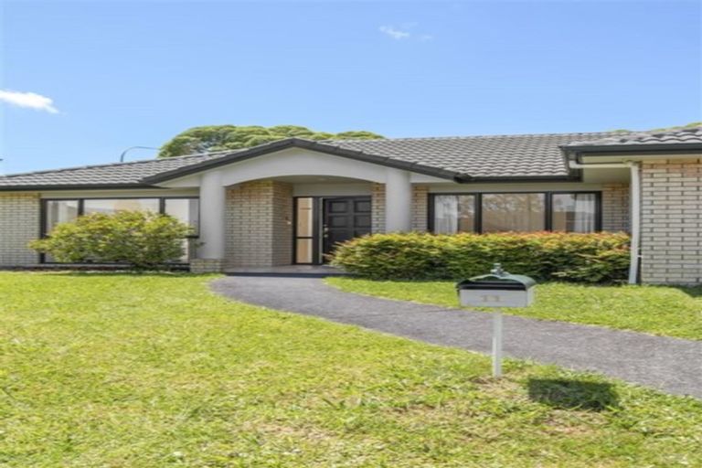 Photo of property in 11 Campile Close, East Tamaki, Auckland, 2016