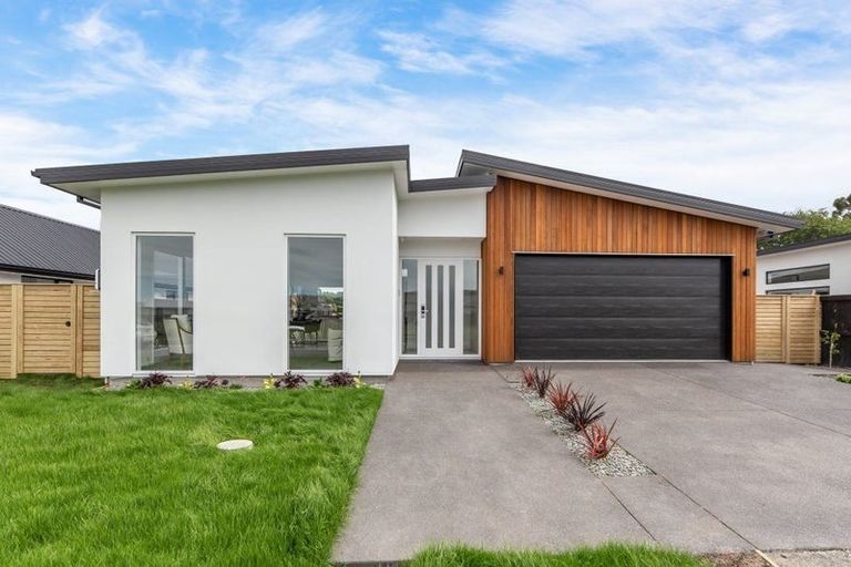 Photo of property in 23 Irvines Track, Halswell, Christchurch, 8025