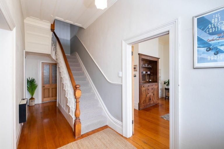 Photo of property in 14 Elizabeth Road, Bluff Hill, Napier, 4110