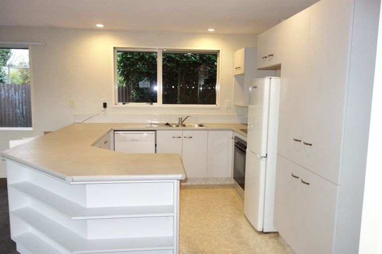 Photo of property in 2/146 Maidstone Road, Ilam, Christchurch, 8041