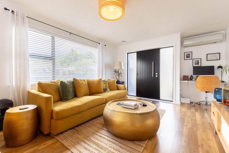 Photo of property in 127 Tilley Road, Paekakariki, 5034