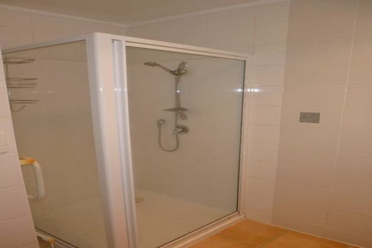 Photo of property in 66 Reynella Drive, Massey, Auckland, 0614