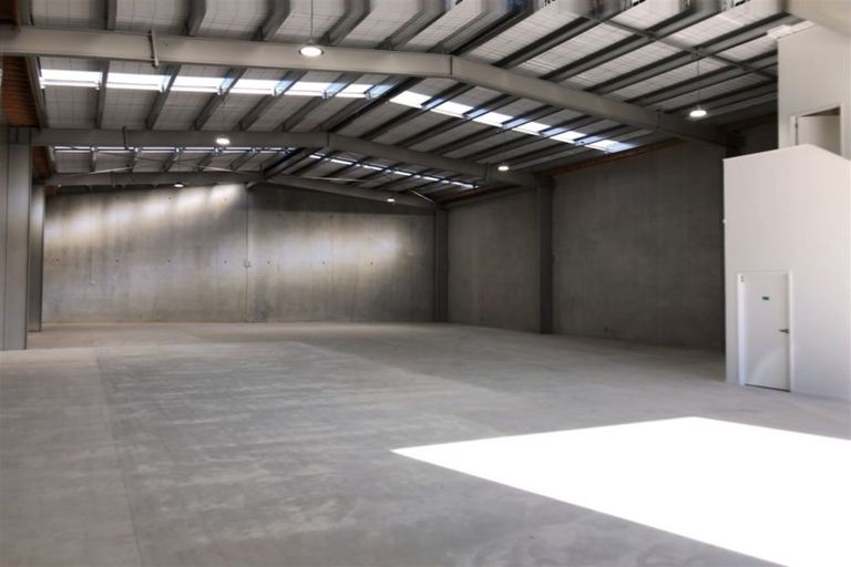 Photo of property in 8 Lismore Street, Strandon, New Plymouth, 4312