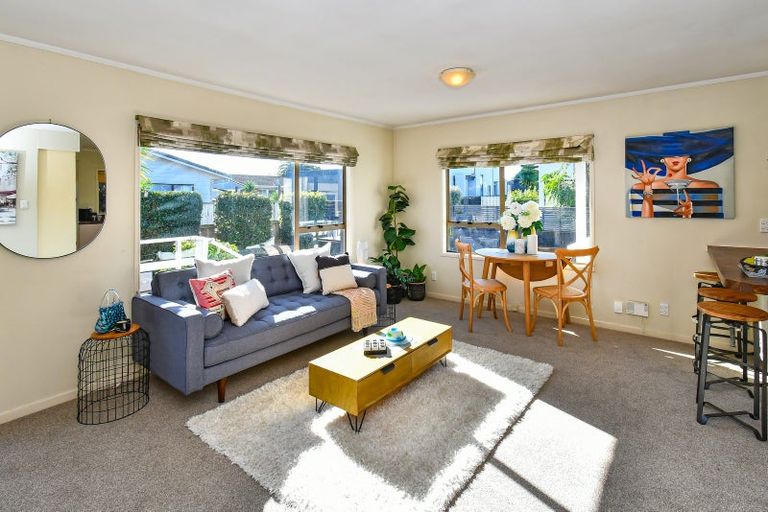 Photo of property in 446a Great South Road, Opaheke, Papakura, 2113