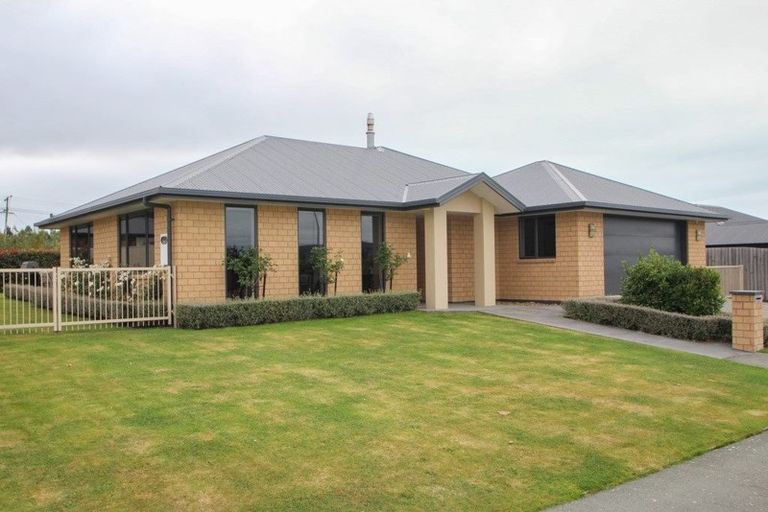 Photo of property in 14 Mcmullan Place, Oamaru North, Oamaru, 9400