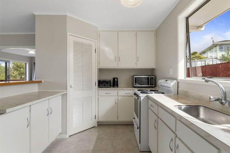 Photo of property in 1/301 Sunset Road, Sunnynook, Auckland, 0632