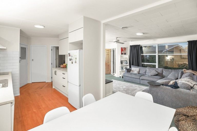 Photo of property in 99 Collins Road, Melville, Hamilton, 3206